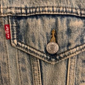 Levi’s Jean Jacket (Women’s)